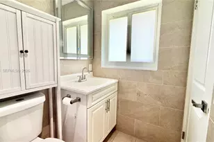 320 Holloway Dr, Plantation, FL 33317 - Photo 19