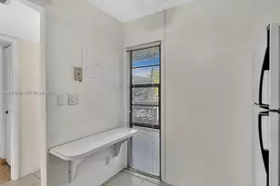 20500 W Country Club Dr, Aventura, FL 33180 - Photo 5