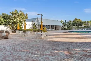 20500 W Country Club Dr, Aventura, FL 33180 - Photo 45