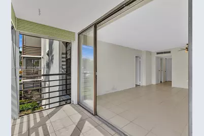 20500 W Country Club Dr #203, Aventura, FL 33180 - Photo 23