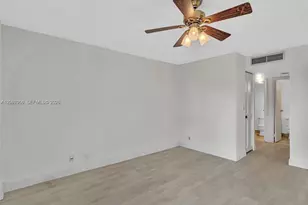 20500 W Country Club Dr, Aventura, FL 33180 - Photo 29