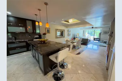 329 Poinciana Dr #909, Sunny Isles Beach, FL 33160 - Photo 9