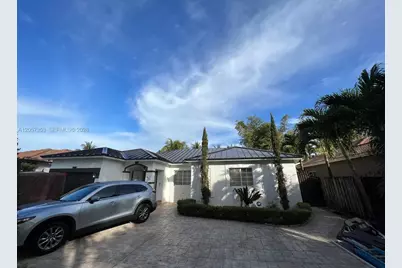 9117 NW 169th St, Miami Lakes, FL 33018 - Photo 1