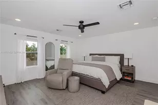 1066 NE 35th St, Oakland Park, FL 33334 - Photo 21