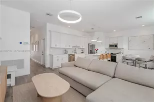 1066 NE 35th St, Oakland Park, FL 33334 - Photo 11