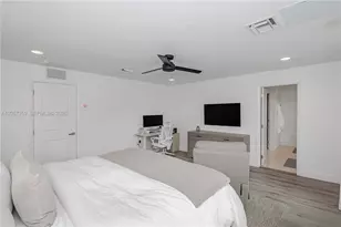 1066 NE 35th St, Oakland Park, FL 33334 - Photo 23