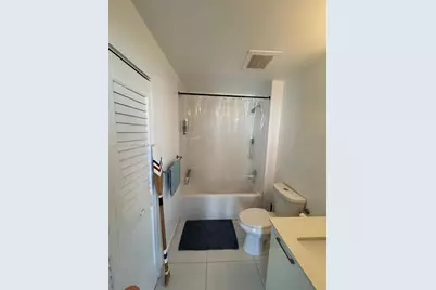 151 SE 1st St #2102, Miami, FL 33131 - Photo 5