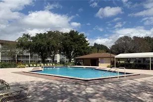 12501 SW 14th St, Pembroke Pines, FL 33027 - Photo 17