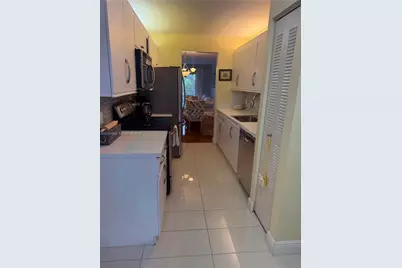 12501 SW 14th St #314R, Pembroke Pines, FL 33027 - Photo 11