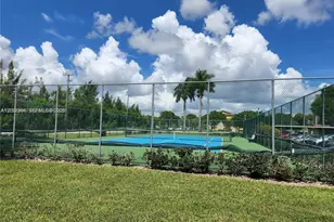 12501 SW 14th St, Pembroke Pines, FL 33027 - Photo 17