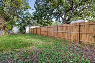 428 NW 97th St, Miami, FL 33150 - Photo 33