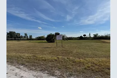 987 Watson Way, Moore Haven, FL 33471 - Photo 1