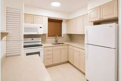 7120 Granada Blvd, Miramar, FL 33023 - Photo 13