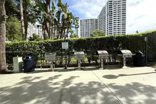 2500 Parkview Dr, Hallandale Beach, FL 33009 - Photo 25