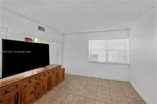 443 NW 97th Pl, Miami, FL 33172 - Photo 9