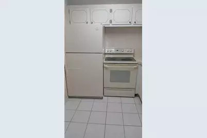 125 Canterbury  E #125, West Palm Beach, FL 33417 - Photo 5