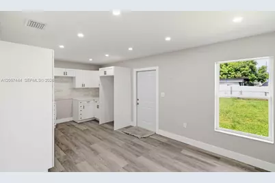 2288 W 4th Ct, Hialeah, FL 33010 - Photo 7