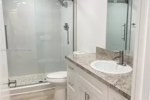 240 Lakeview Dr, Weston, FL 33326 - Photo 7