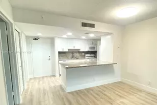 240 Lakeview Dr, Weston, FL 33326 - Photo 9
