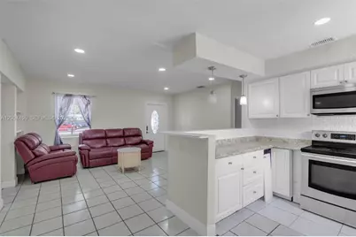1207 Chateau Park Dr, Fort Lauderdale, FL 33311 - Photo 7