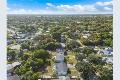 1207 Chateau Park Dr, Fort Lauderdale, FL 33311 - Photo 29
