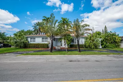9520 E Broadview Dr, Bay Harbor Islands, FL 33154 - Photo 1