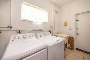 9520 E Broadview Dr, Bay Harbor Islands, FL 33154 - Photo 35