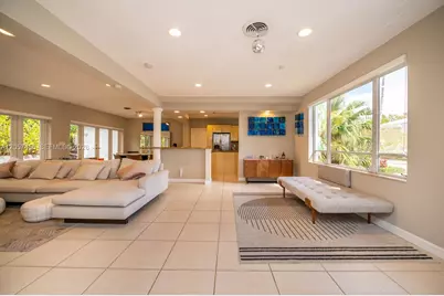 9520 E Broadview Dr, Bay Harbor Islands, FL 33154 - Photo 7