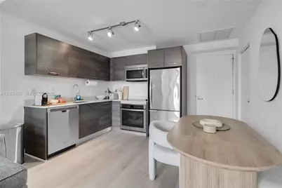 151 SE 1st St #2109, Miami, FL 33131 - Photo 5