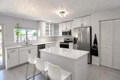 1661 N Goldeneye Ln, Homestead, FL 33035 - Photo 9