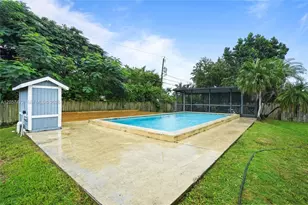 44 NW 19th St, Homestead, FL 33030 - Photo 9