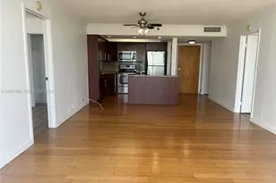 7601 E Treasure Dr, North Bay Village, FL 33141 - Photo 27