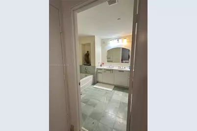 1060 E Brickell Av #3001, Miami, FL 33131 - Photo 21