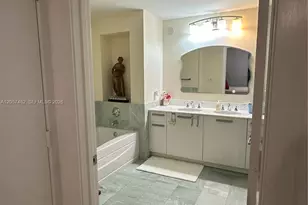 1060 E Brickell Av, Miami, FL 33131 - Photo 21