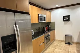 1060 E Brickell Av, Miami, FL 33131 - Photo 11