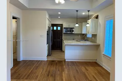 232 E De Leon Dr #232, Miami Springs, FL 33166 - Photo 3