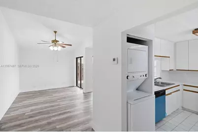 6473 NW 170th Ln, Hialeah, FL 33015 - Photo 9