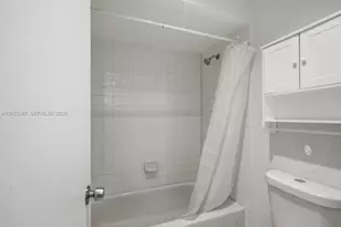 6473 NW 170th Ln, Hialeah, FL 33015 - Photo 15