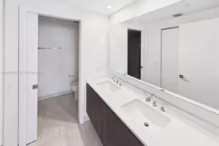 488 NE 18th St, Miami, FL 33132 - Photo 11