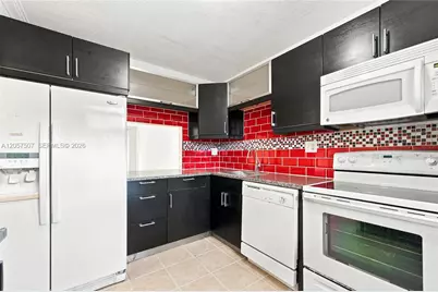 8421 Lagos De Campo Blvd #202T, Tamarac, FL 33321 - Photo 13