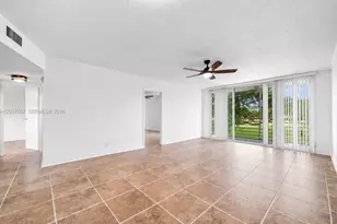 8421 Lagos De Campo Blvd, Tamarac, FL 33321 - Photo 9