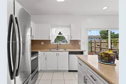 1651 SE 31st Ct, Homestead, FL 33035 - Photo 9