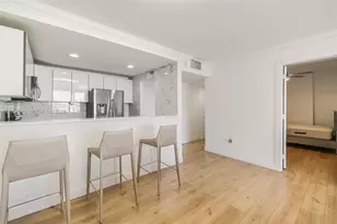 401 Ocean Dr, Miami Beach, FL 33139 - Photo 7