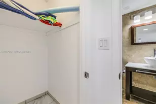 401 Ocean Dr, Miami Beach, FL 33139 - Photo 17