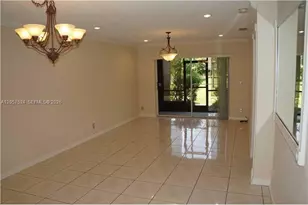 459 Lakeview Dr, Weston, FL 33326 - Photo 3