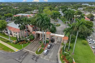 11444 NW 10th St, Pembroke Pines, FL 33026 - Photo 27