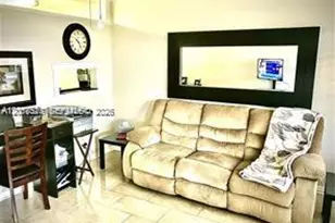 900 SW 11th Ave, Hallandale Beach, FL 33009 - Photo 7