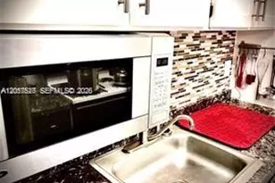 900 SW 11th Ave, Hallandale Beach, FL 33009 - Photo 15