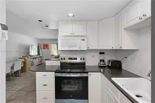 8617 SW 68th Ct, Pinecrest, FL 33156 - Photo 19