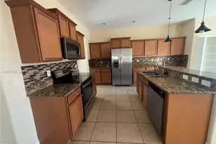 2579 Carrickton Cir, Other City - In The State Of Florida, FL 32824 - Photo 3